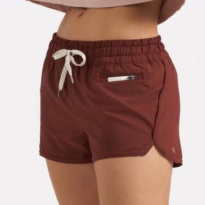 NWT Vuori clementine shorts brick red m shorty 6 8 workout running